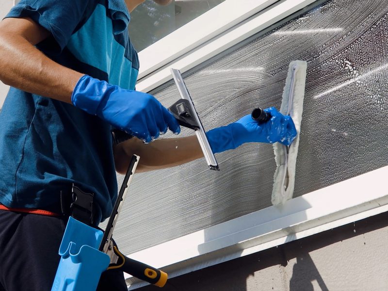 63dd444a01b9b83003677536_prowindowcleaning